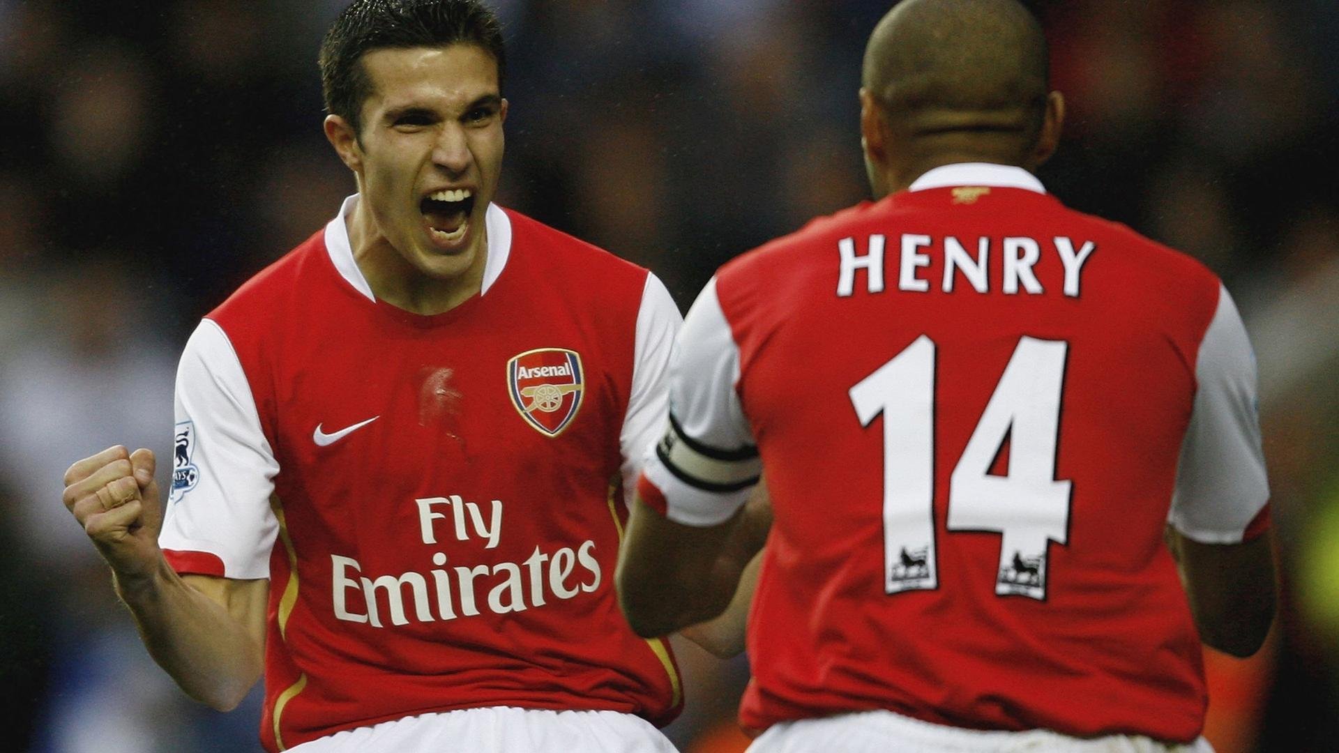 卡塔尔对阵阿森纳，伊萨克里程碑之夜，足球如何成为跨越沙漠与北伦敦的桥梁？